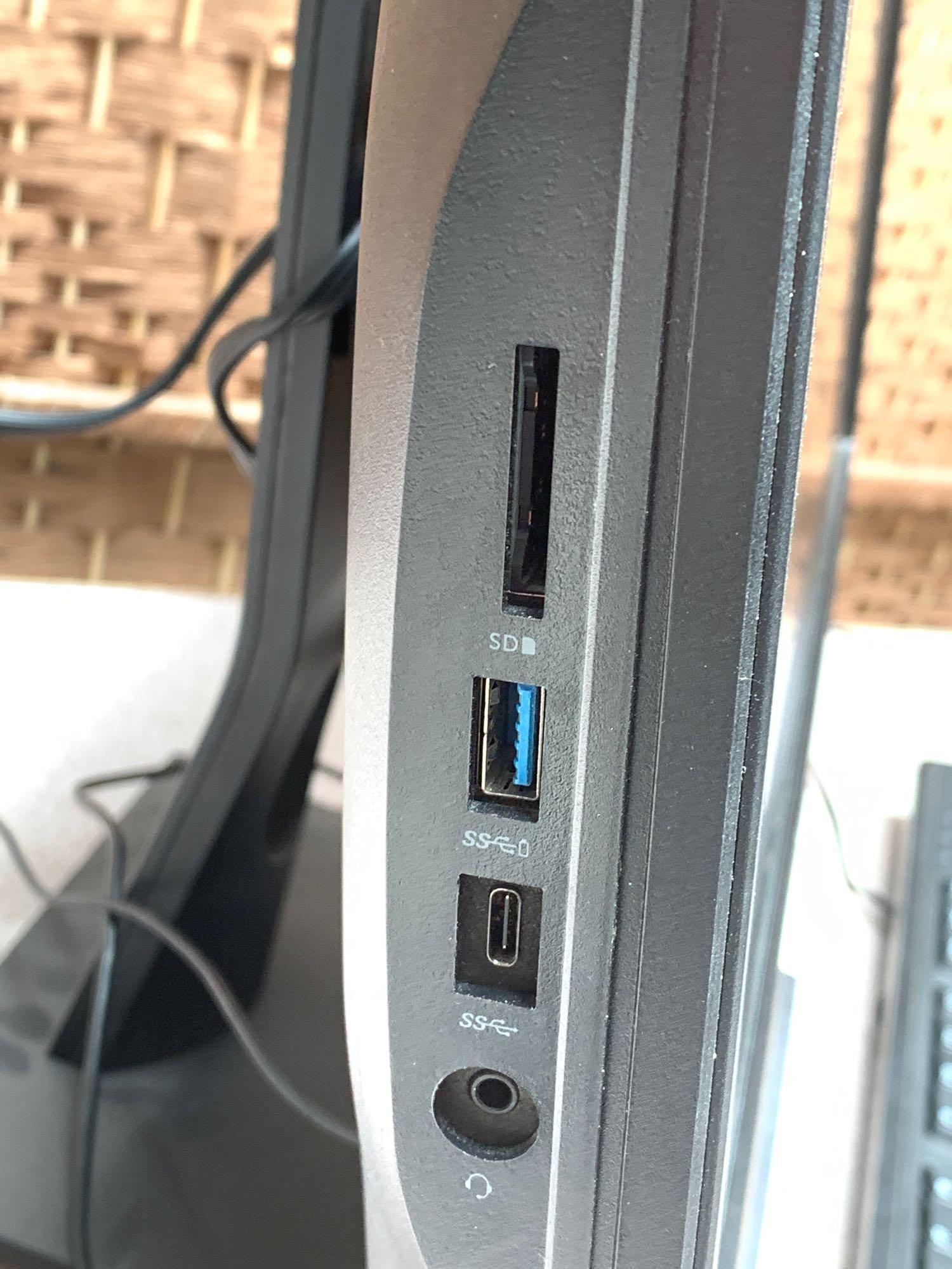 Dell Optiplex 7450 23in LCD AIO Intel i7-7700 3.6GHz 8GB DDR4 500GB Wif Bt Cam Type C Win 10 Pro PC