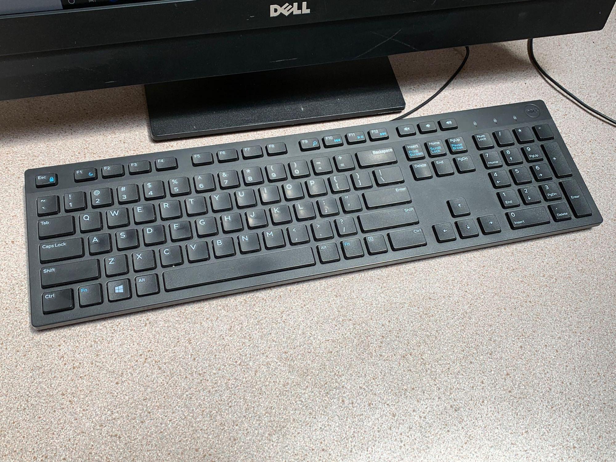 Dell Optiplex 7450 23in LCD AIO Intel i7-7700 3.6GHz 8GB DDR4 500GB Wif Bt Cam Type C Win 10 Pro PC