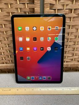 Apple A1980 iPad Pro 11in LCD Tablet 64GB Wifi Only