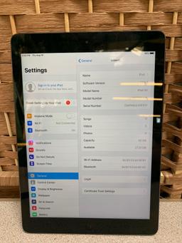 Apple A1474 iPad Air 9.7in LCD Tablet 32GB Wifi Only