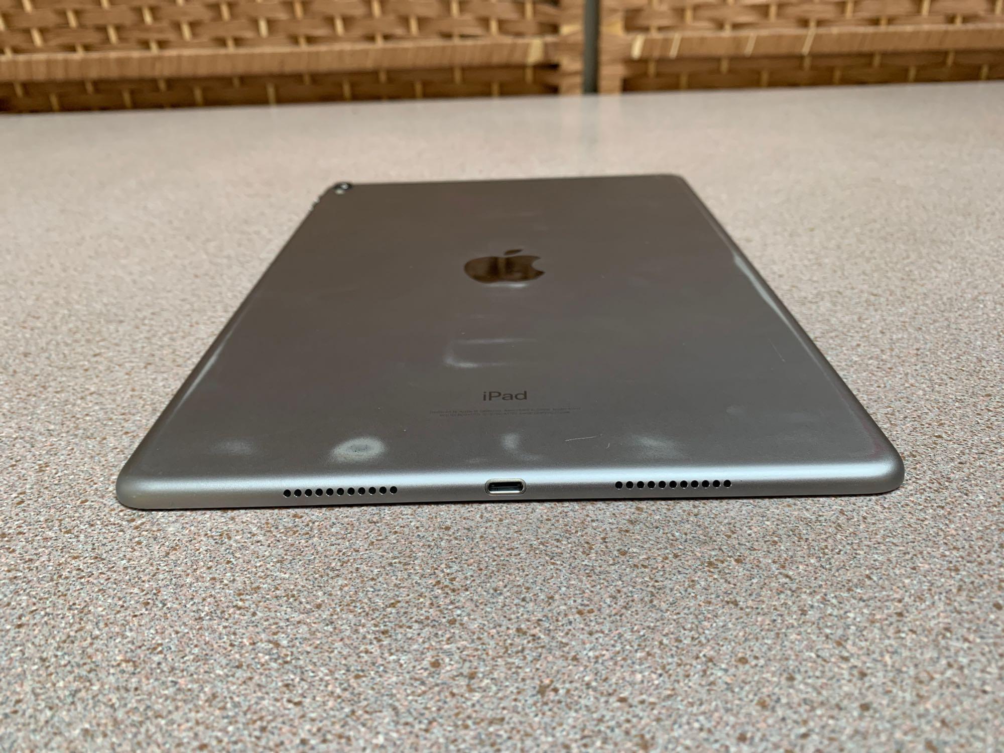 Apple A1701 iPad Pro 10.5in 64GB Wifi Only Tablet
