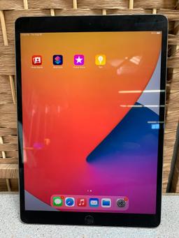 Apple A1701 iPad Pro 10.5in 64GB Wifi Only Tablet