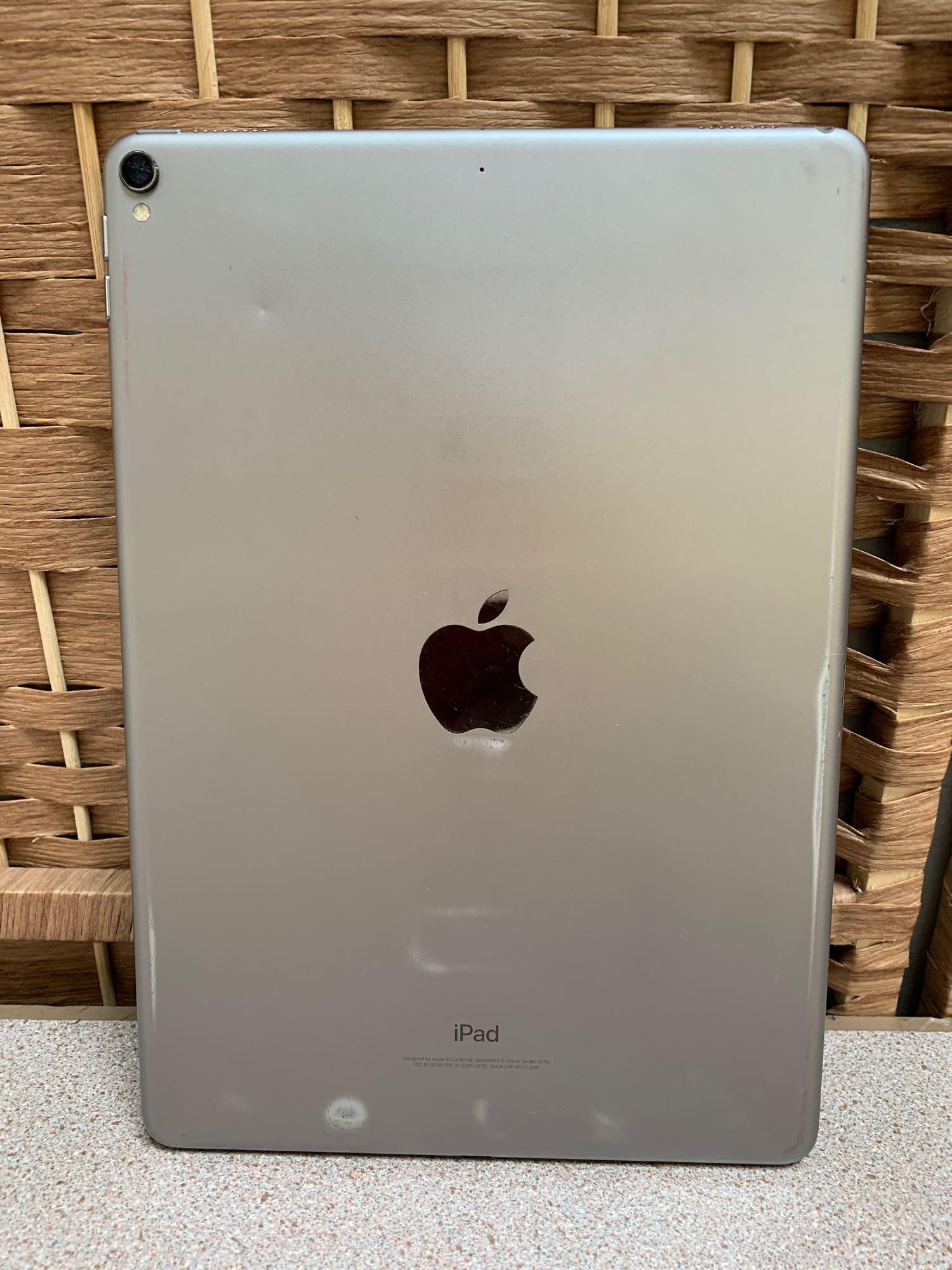 Apple A1701 iPad Pro 10.5in 64GB Wifi Only Tablet