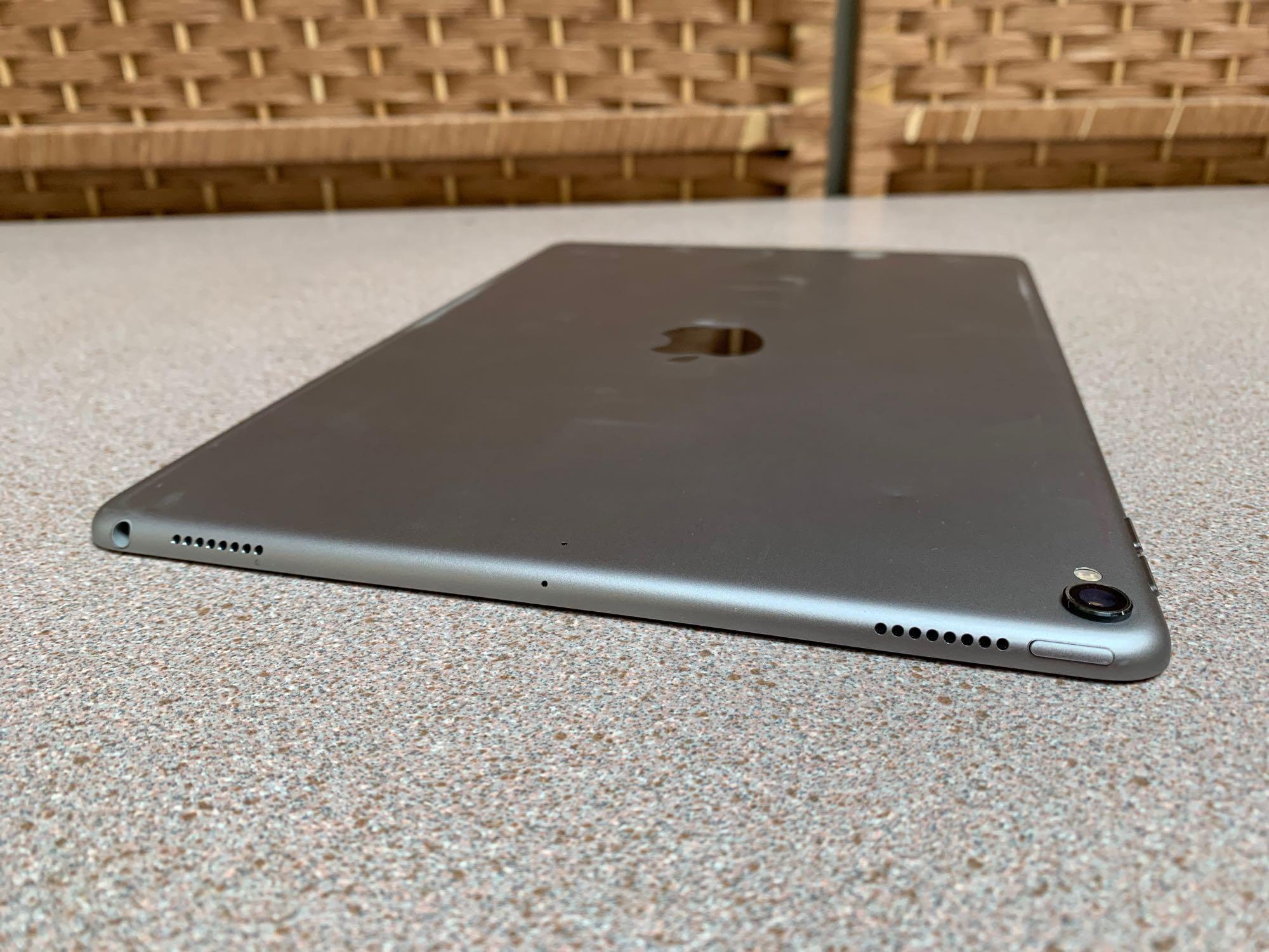 Apple A1701 iPad Pro 10.5in 64GB Wifi Only Tablet