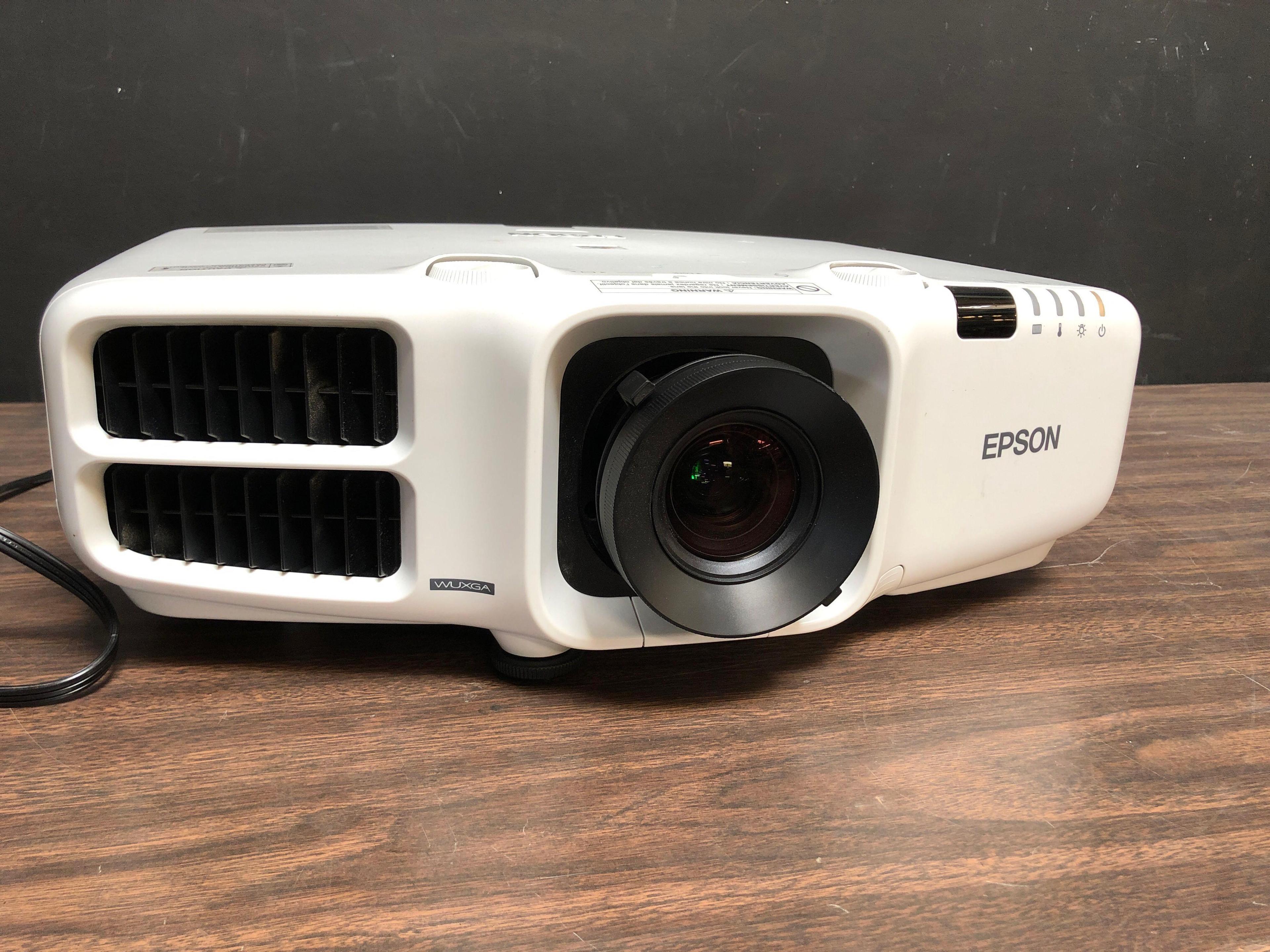 Epson PowerLite Pro G6470WU H701A 3LCD / 4500 Lumens HDMI Full HD Video Projector