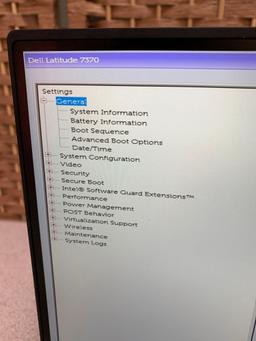 Dell Latitude 7370 Touchscreen LCD Intel m7-6Y75 1.2GHz 8GB NO HD Wifi BT Laptop