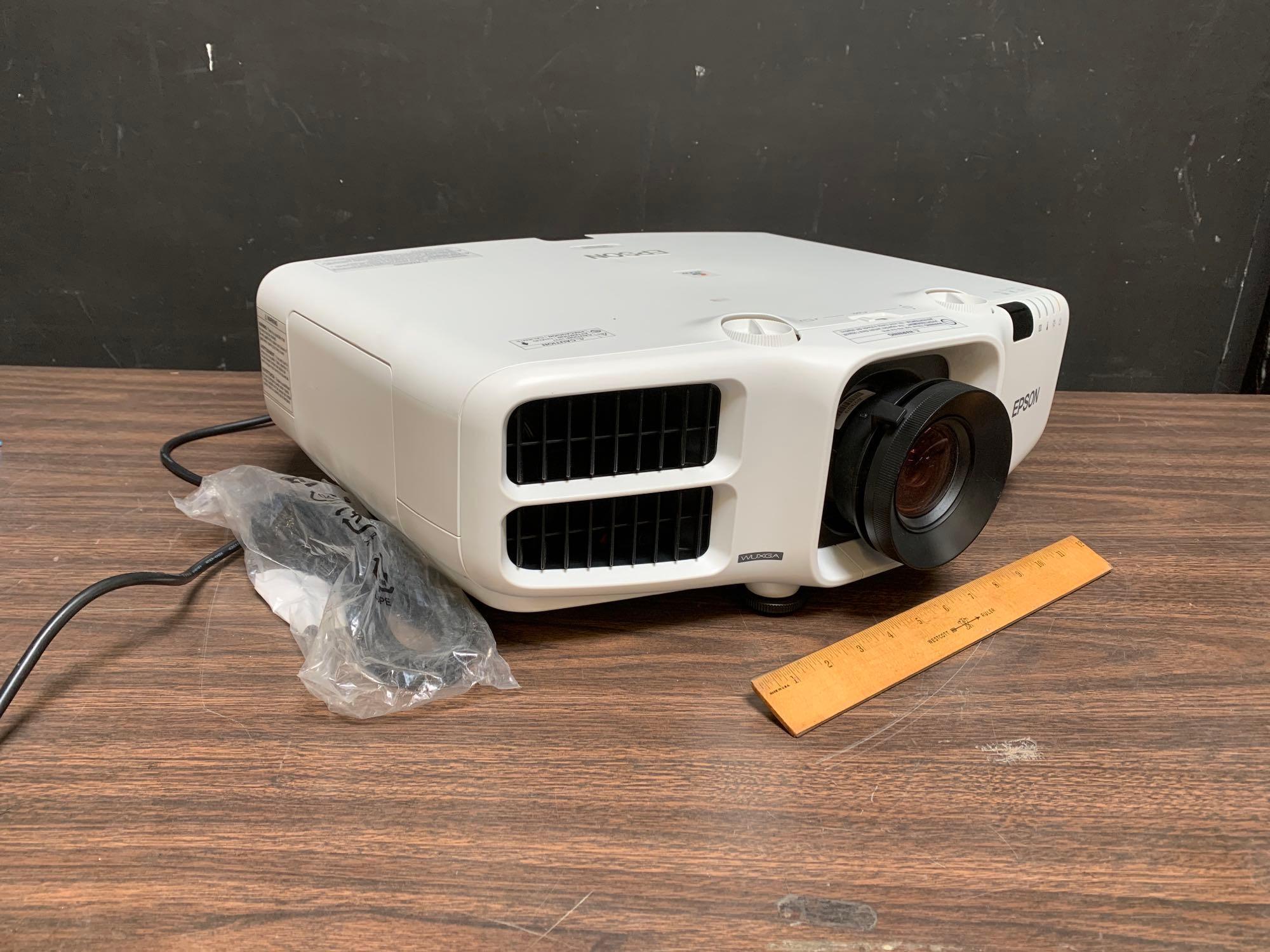 Epson PowerLite Pro G6470WU 4500 lumens HDMI LCD Video Projector
