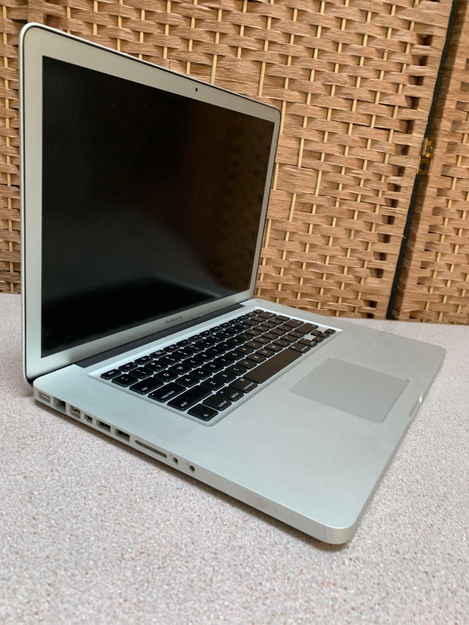 Apple MacbookPro 15.4in LCD Laptop Intel Core 2 Duo 2.66GHz 4GB 256GB SSD Wifi / BT El Capitan