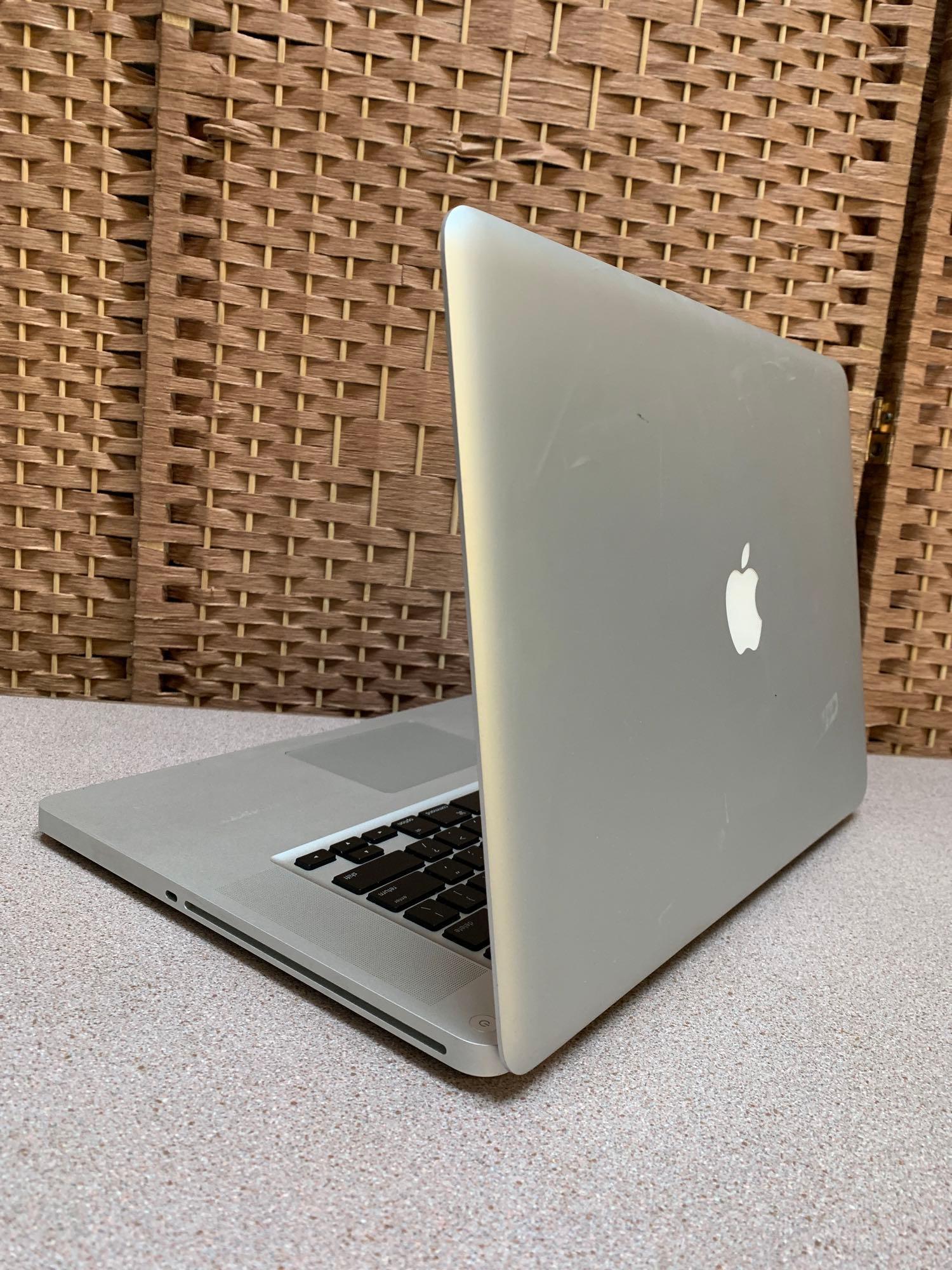 Apple MacbookPro 15.4in LCD Laptop Intel Core 2 Duo 2.66GHz 4GB 256GB SSD Wifi / BT El Capitan