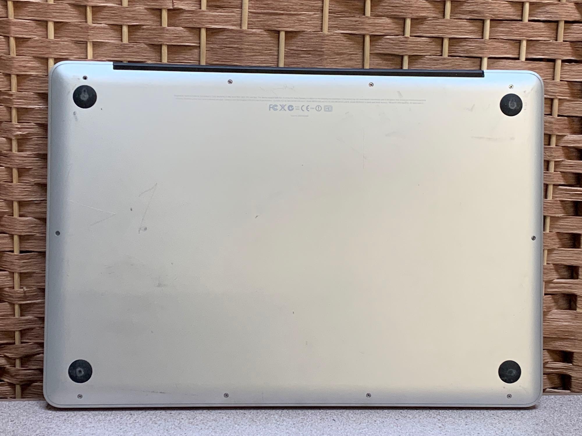 Apple MacbookPro 15.4in LCD Laptop Intel Core 2 Duo 2.66GHz 4GB 256GB SSD Wifi / BT El Capitan