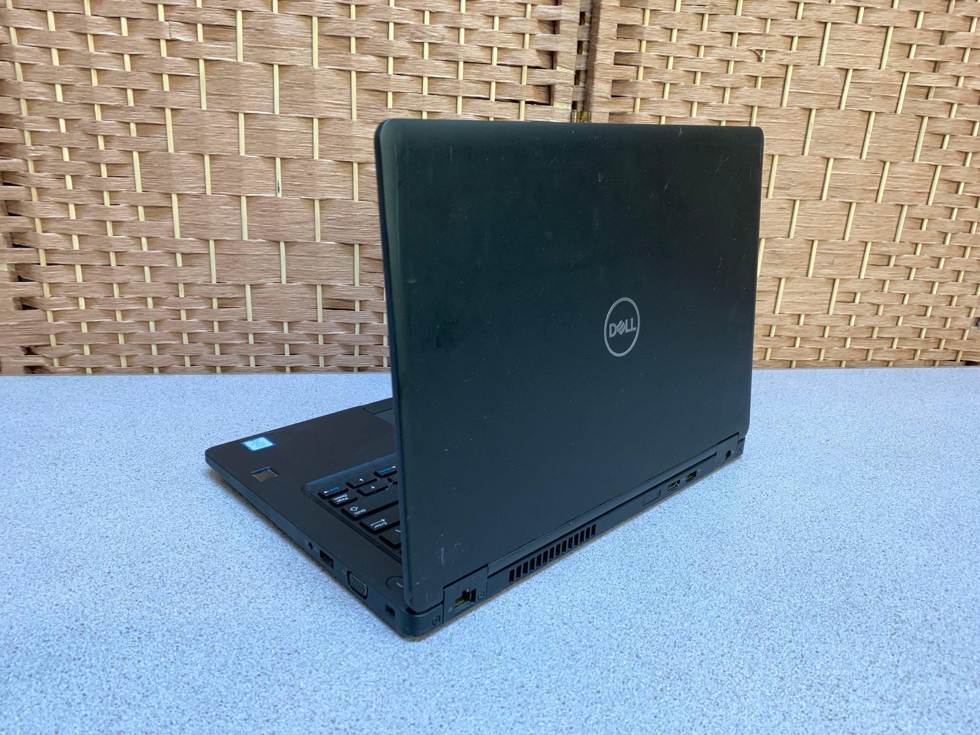 Dell Latitude 5490 14in LCD Laptop Intel i7-8650U 1.9GHz 8GB 256GB SSD Wifi / BT Win 10 Pro