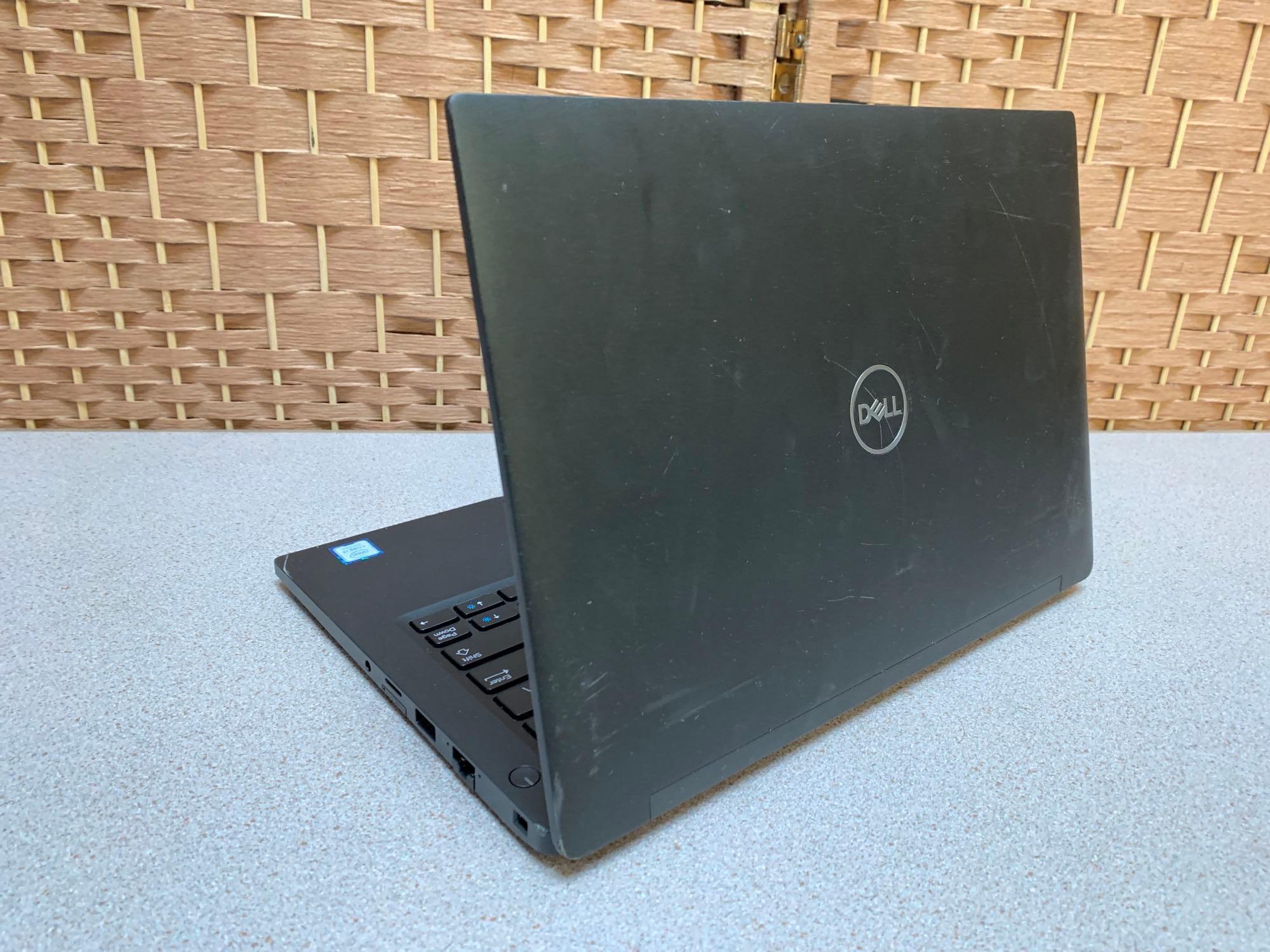 Dell Latitude 7390 13.3in LCD Laptop Intel i7-8650U 1.9GHz 8GB 256GB SSD Wifi / BT Win 10 Pro