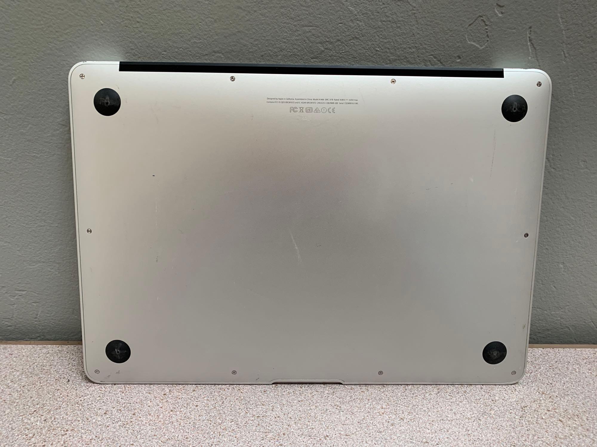 Apple MacBookAir7,2 A1466 13.3"LCD 1.8GHz Dual Core Intel i5 8GB 251GB Flash Mac OS Monterey
