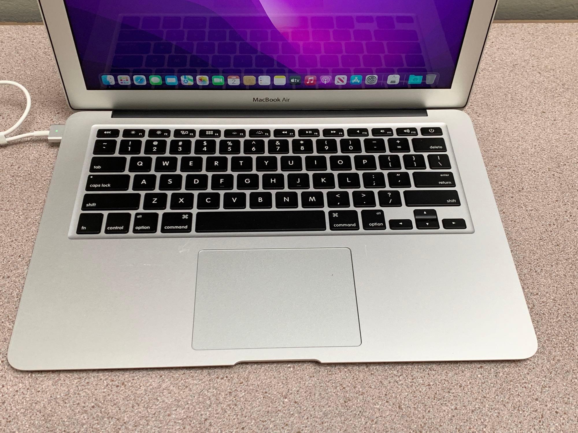 Apple MacBookAir7,2 A1466 13.3"LCD 1.8GHz Dual Core Intel i5 8GB 251GB Flash Mac OS Monterey