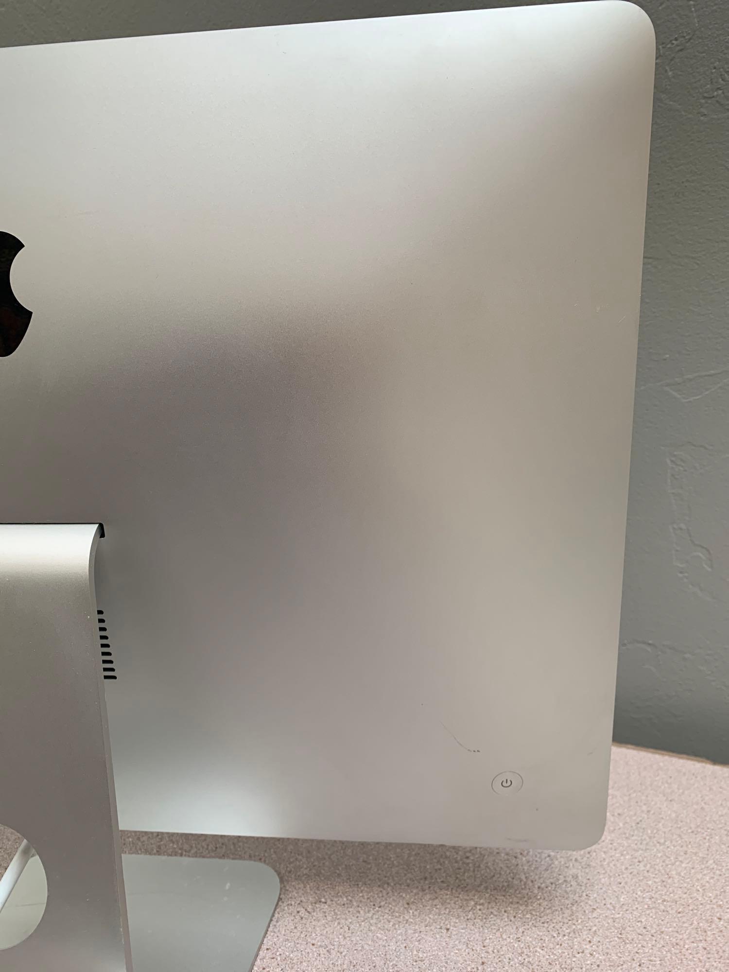 Apple A1418 iMac18,1 AIO 21.5" LCD 2.3GHz Dual Core Intel i5 8GB 1TB Mac OS Ventura 13.0