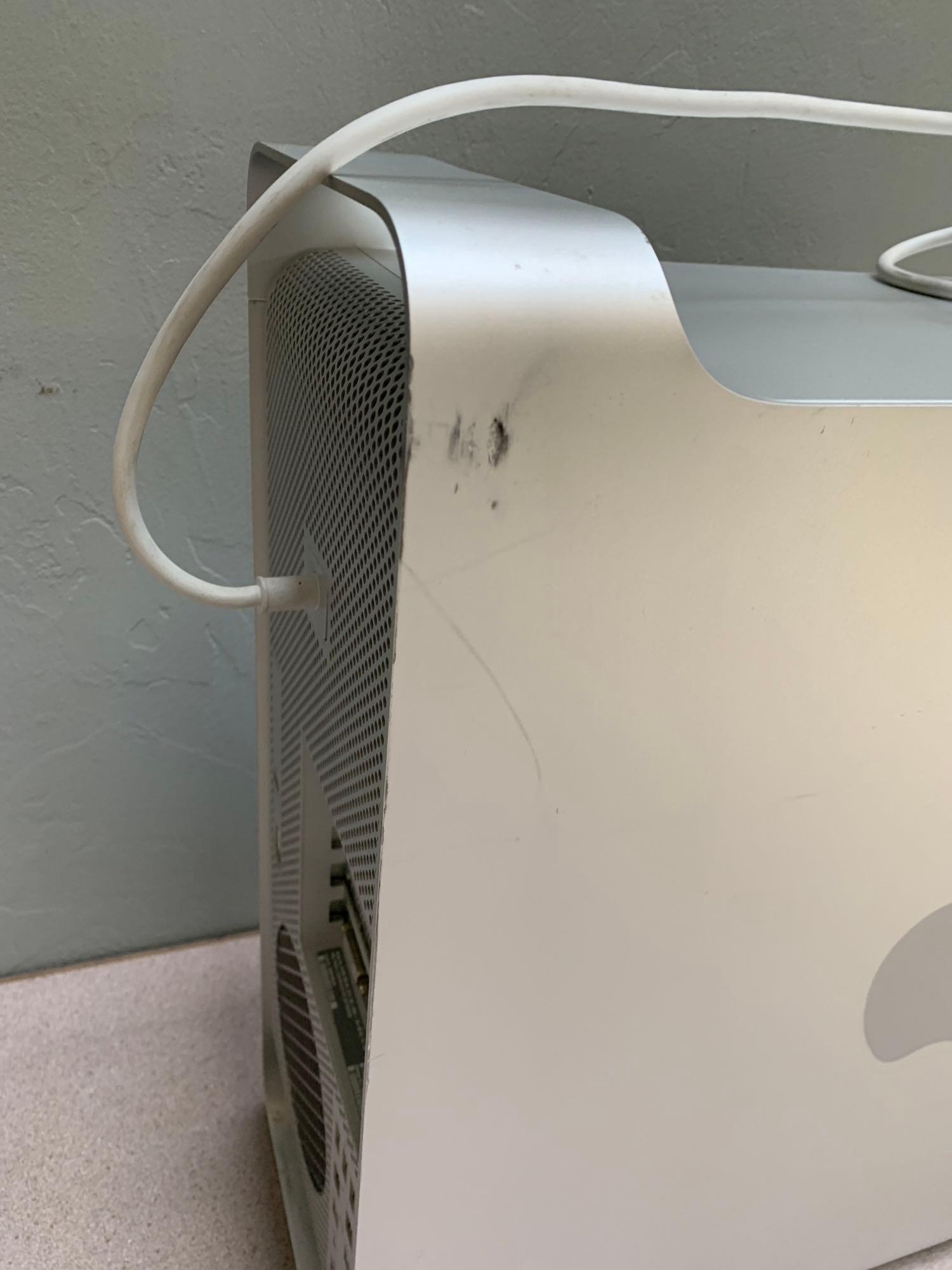 Apple MacPro5,1 Workstation 2x2.4GHz Quad Core Intel Xeon 6GB 1TB El Capitan 10.11.6