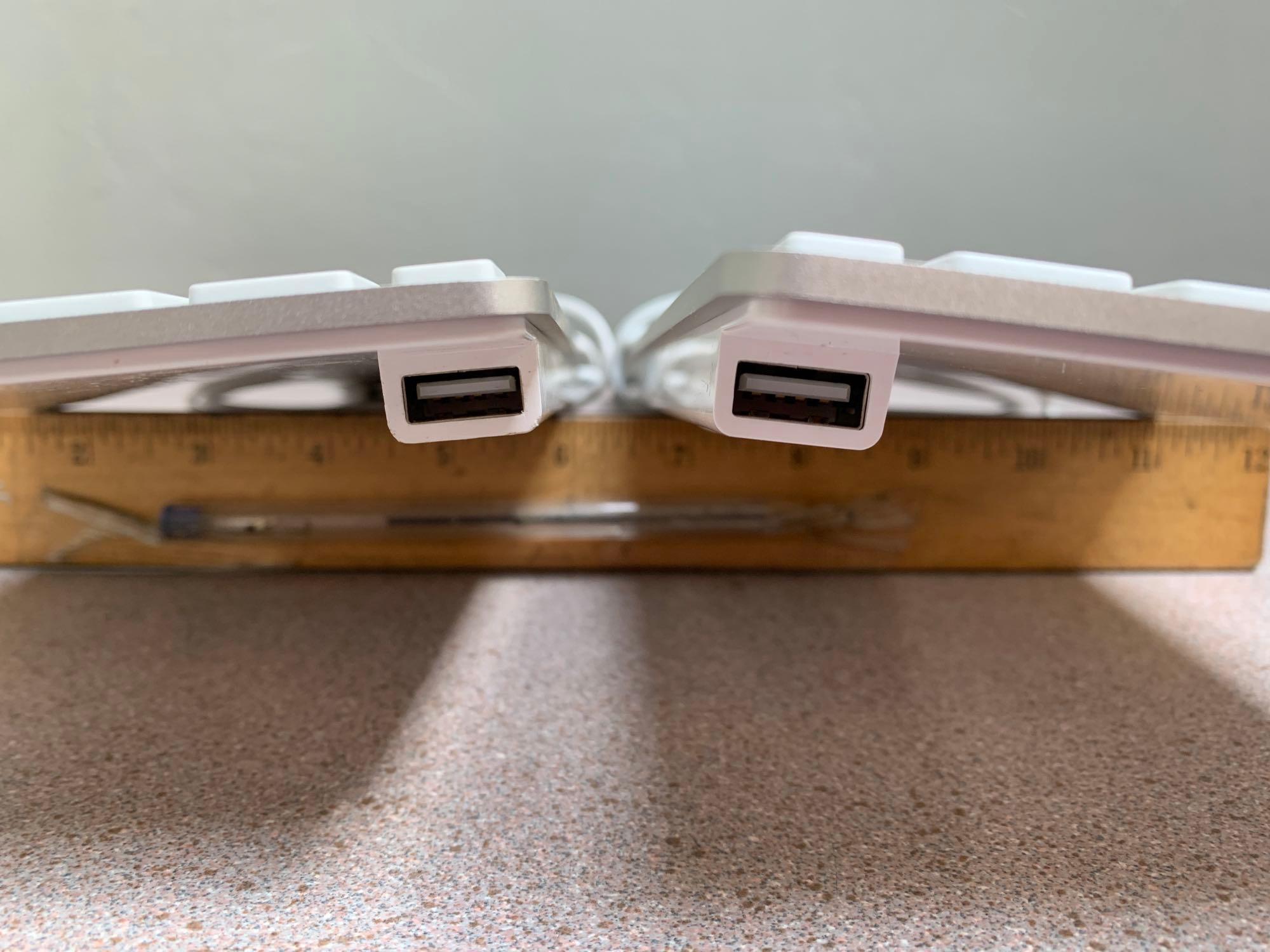2sets - Apple A1243 Wired USB Keyboard & A1152 Wired USB Mouse
