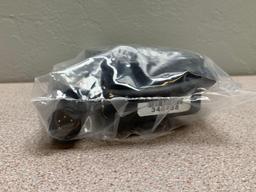 Laird RD1-BX6 12V Twin Output 4-Pin XL Power Splitter Box NEW