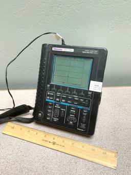 Tektronix THS730A 200MHz Scope & Digital Multimeter
