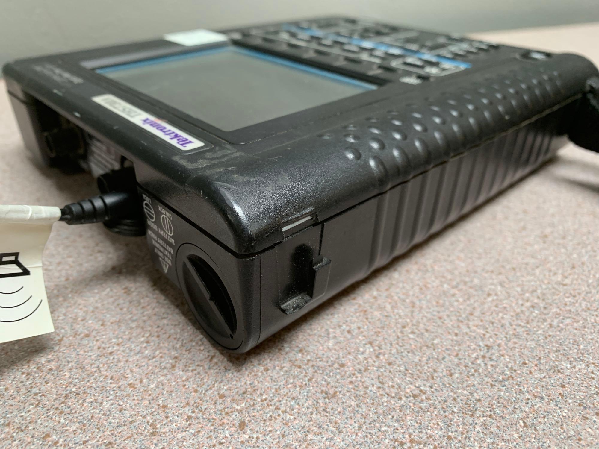 Tektronix THS730A 200MHz Scope & Digital Multimeter