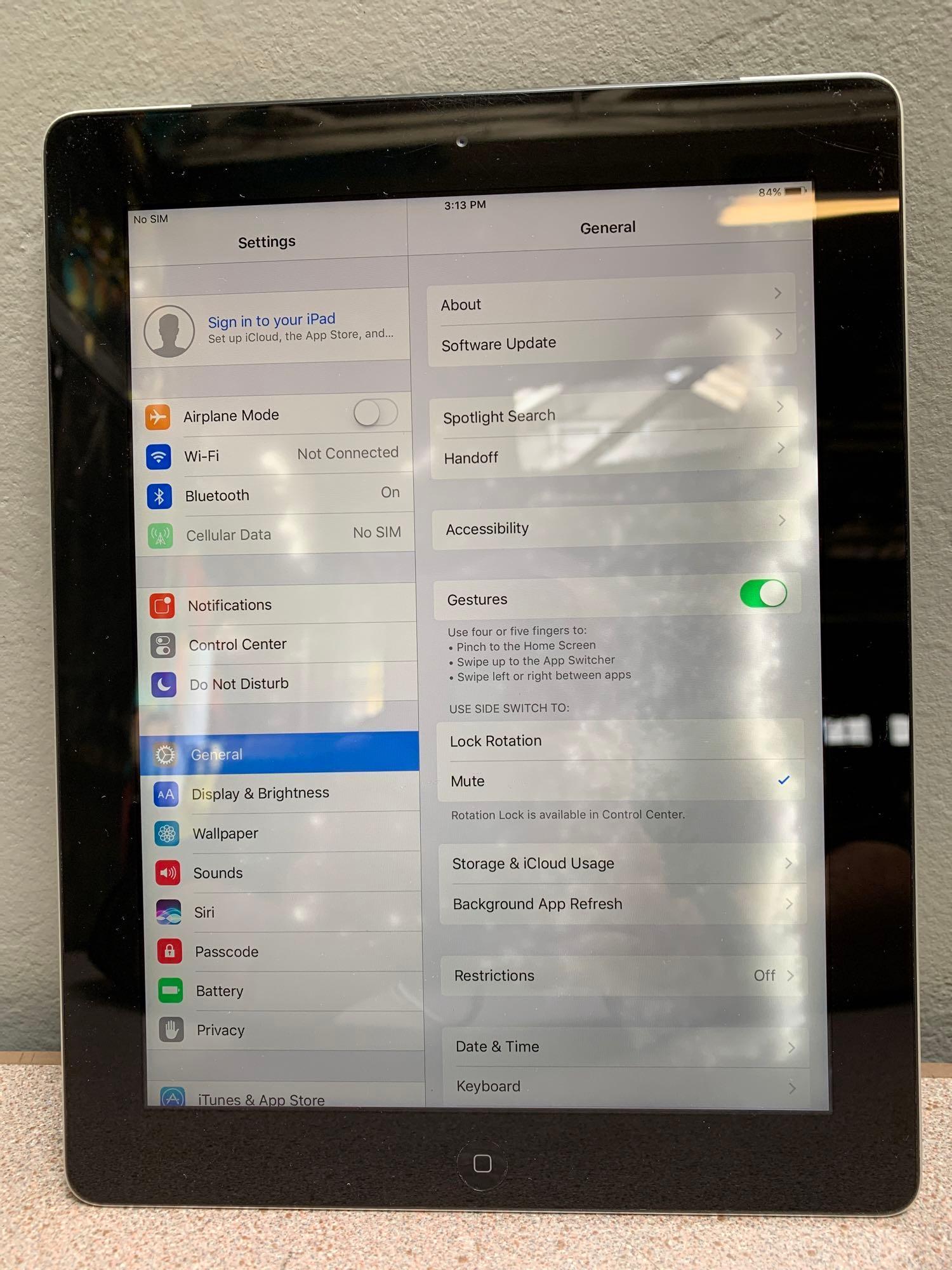 Apple iPad 4th Gen Tablet 9.7" 64GB Wifi + AT&T Cellular