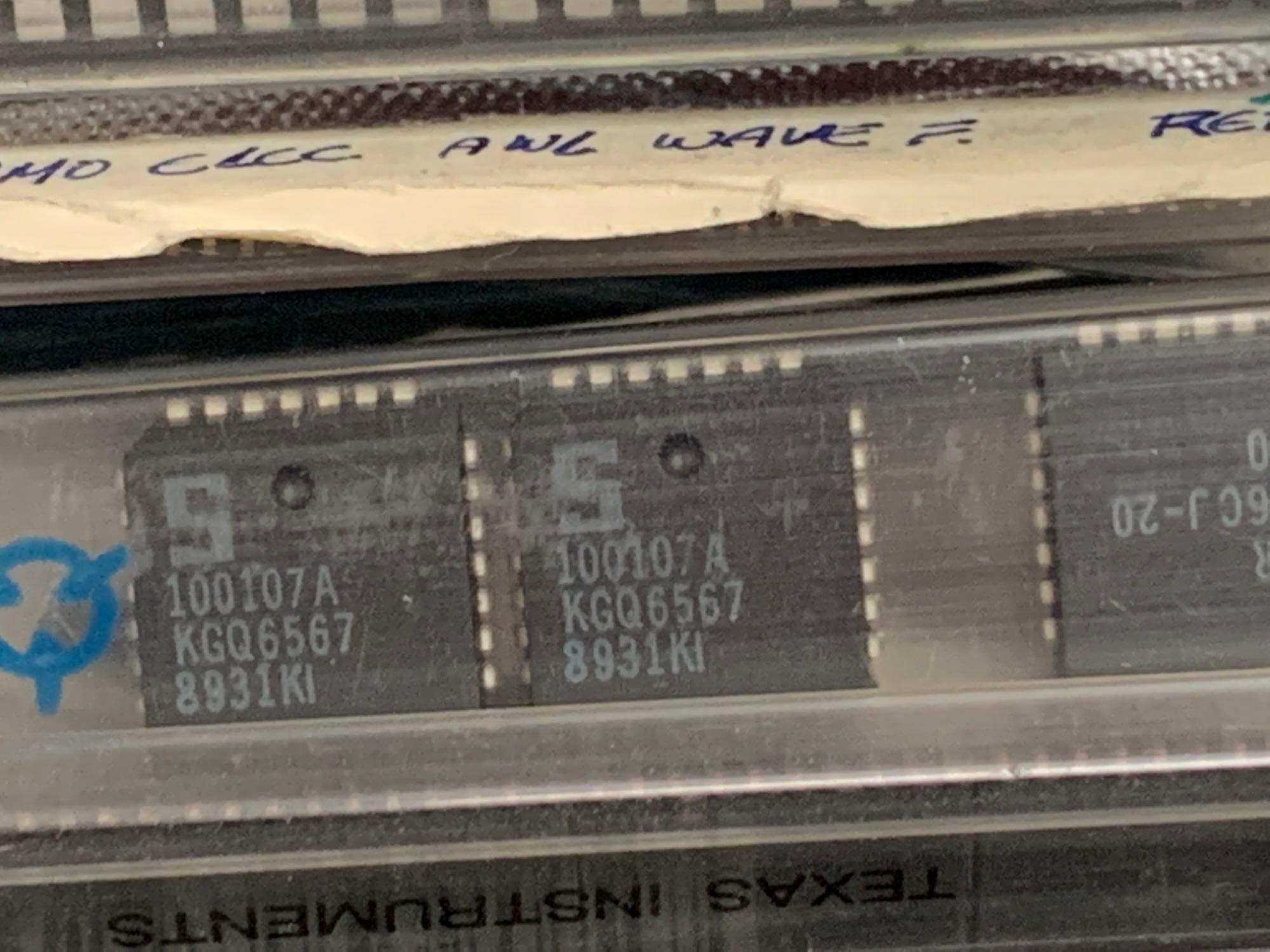 Huge Mixed Electronic / Digital Components / Resistors / Capacitors / GALs / Altera
