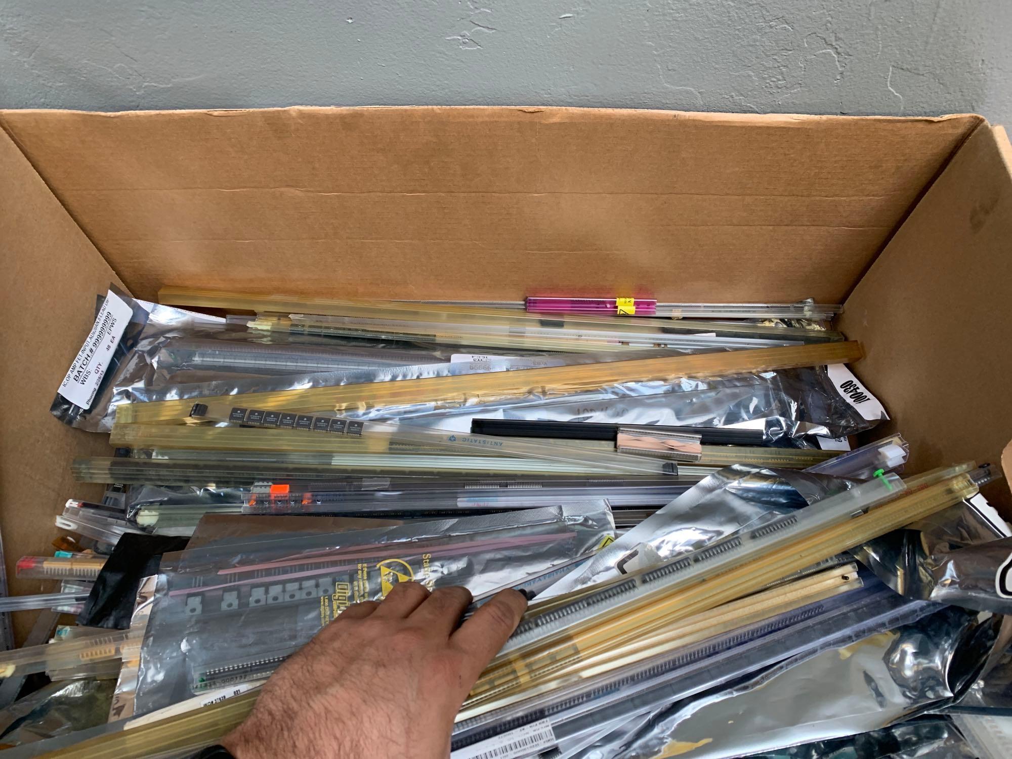 Huge Mixed Electronic / Digital Components / Resistors / Capacitors / GALs / Altera