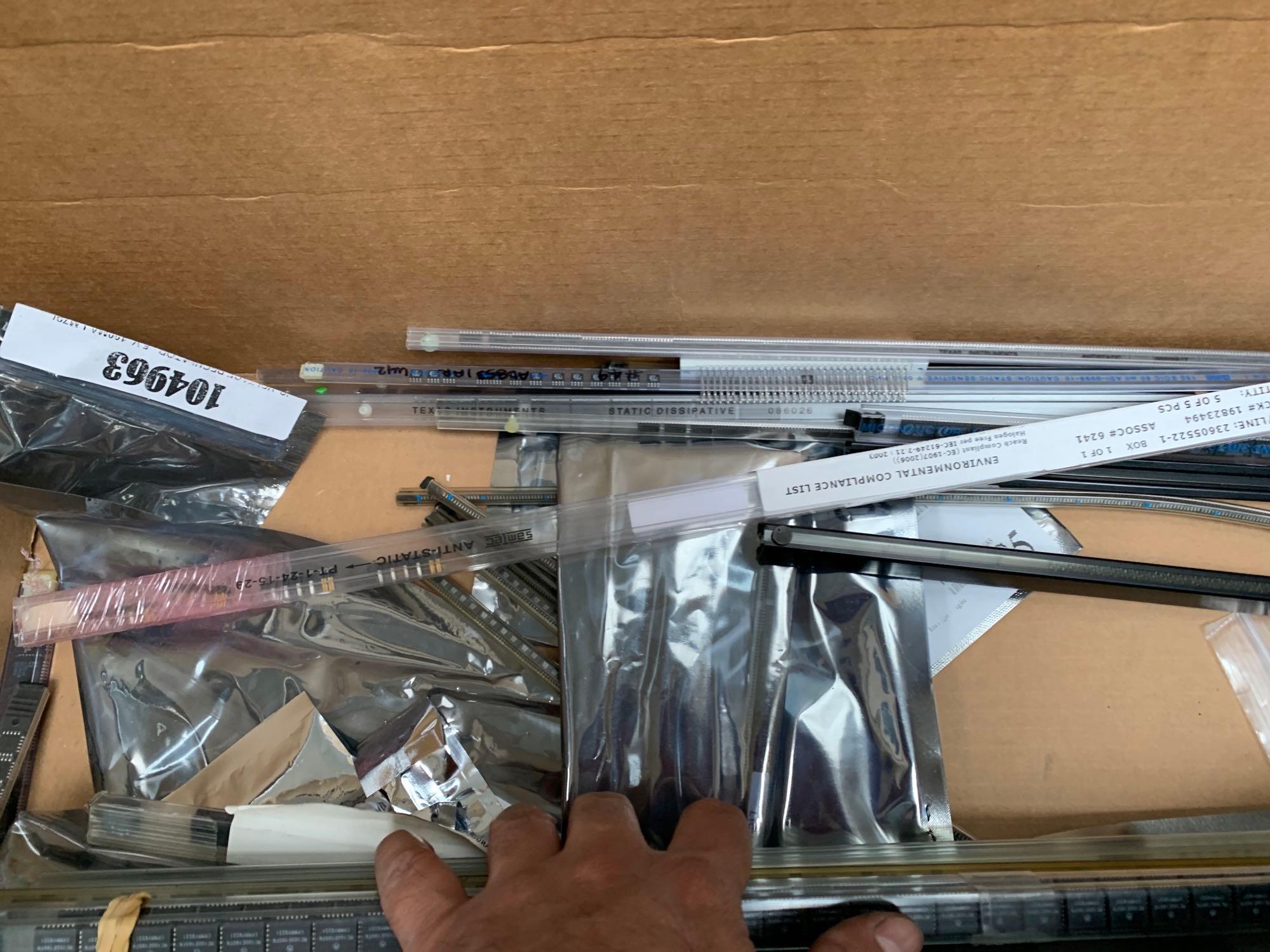 Huge Mixed Electronic / Digital Components / Resistors / Capacitors / GALs / Altera