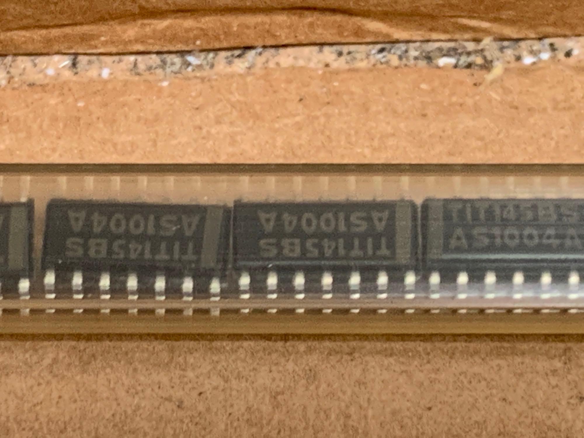 Huge Mixed Electronic / Digital Components / Resistors / Capacitors / GALs / Altera