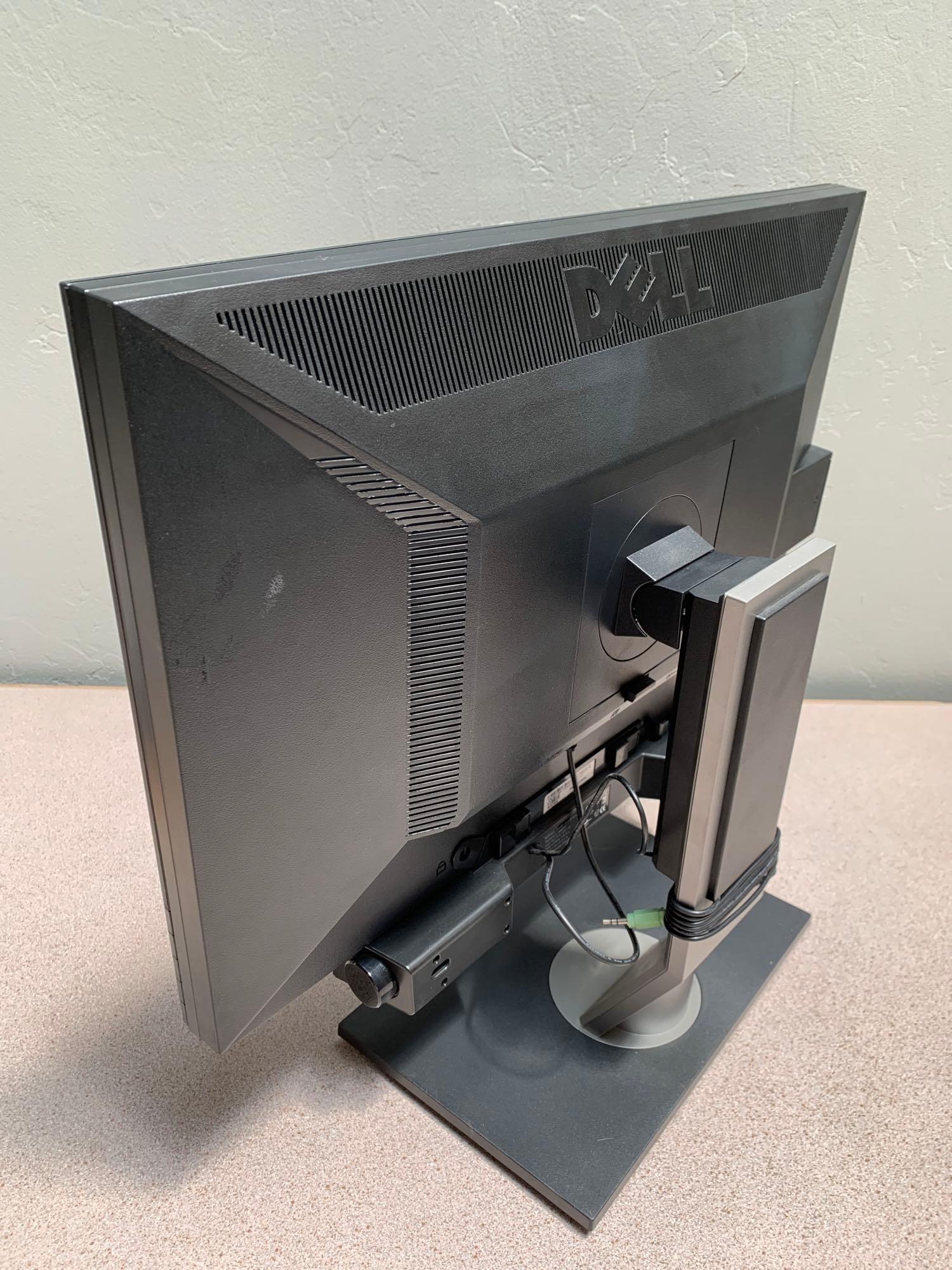 Dell 22" LCD Computer Monitor P2210t