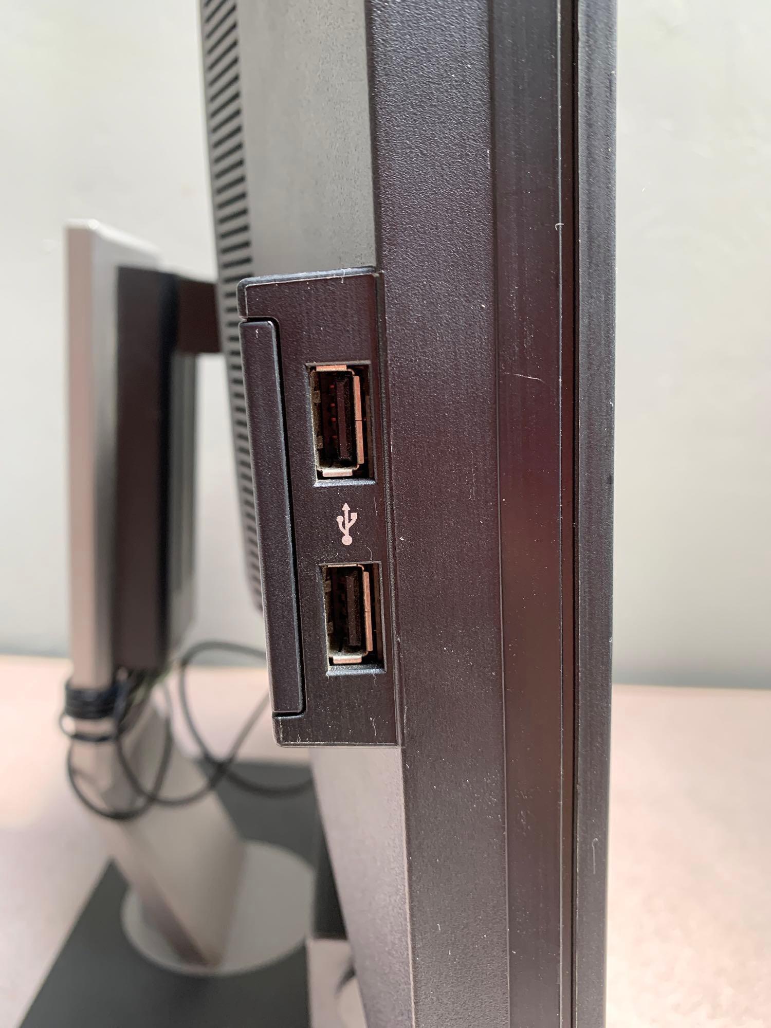 Dell 22" LCD Computer Monitor P2210t