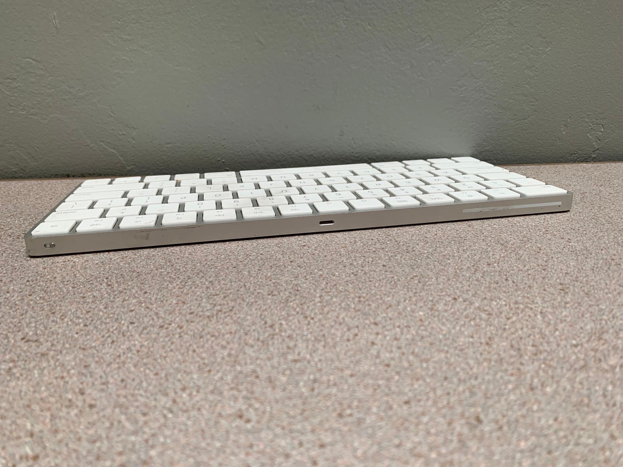 Apple Magic Keyboard A1644 / Wireless Keyboard