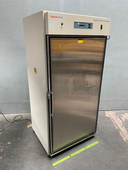 Thermo Forma 3950 Reach-In CO2 Incubator