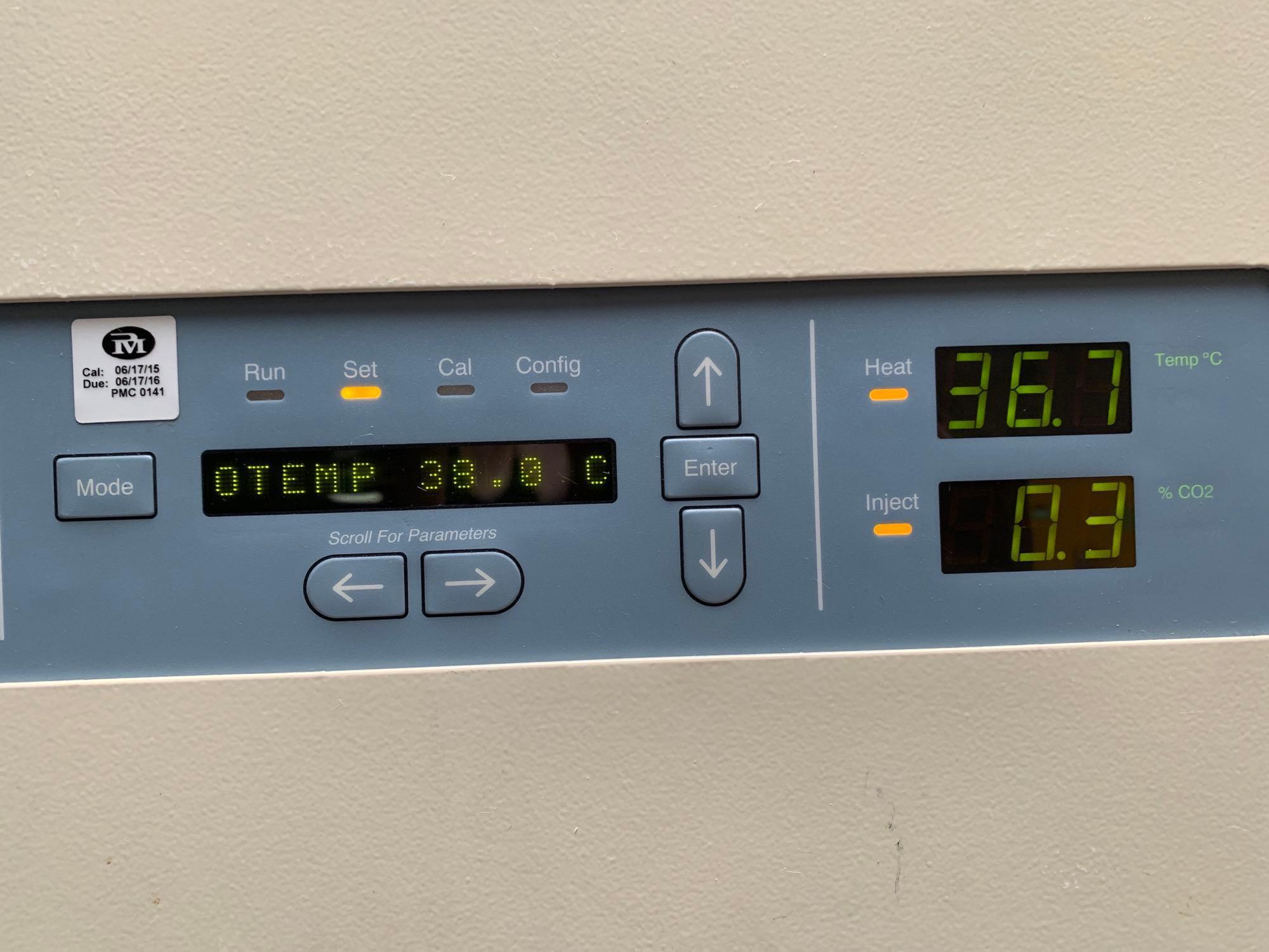 Thermo Forma 3950 Reach-In CO2 Incubator