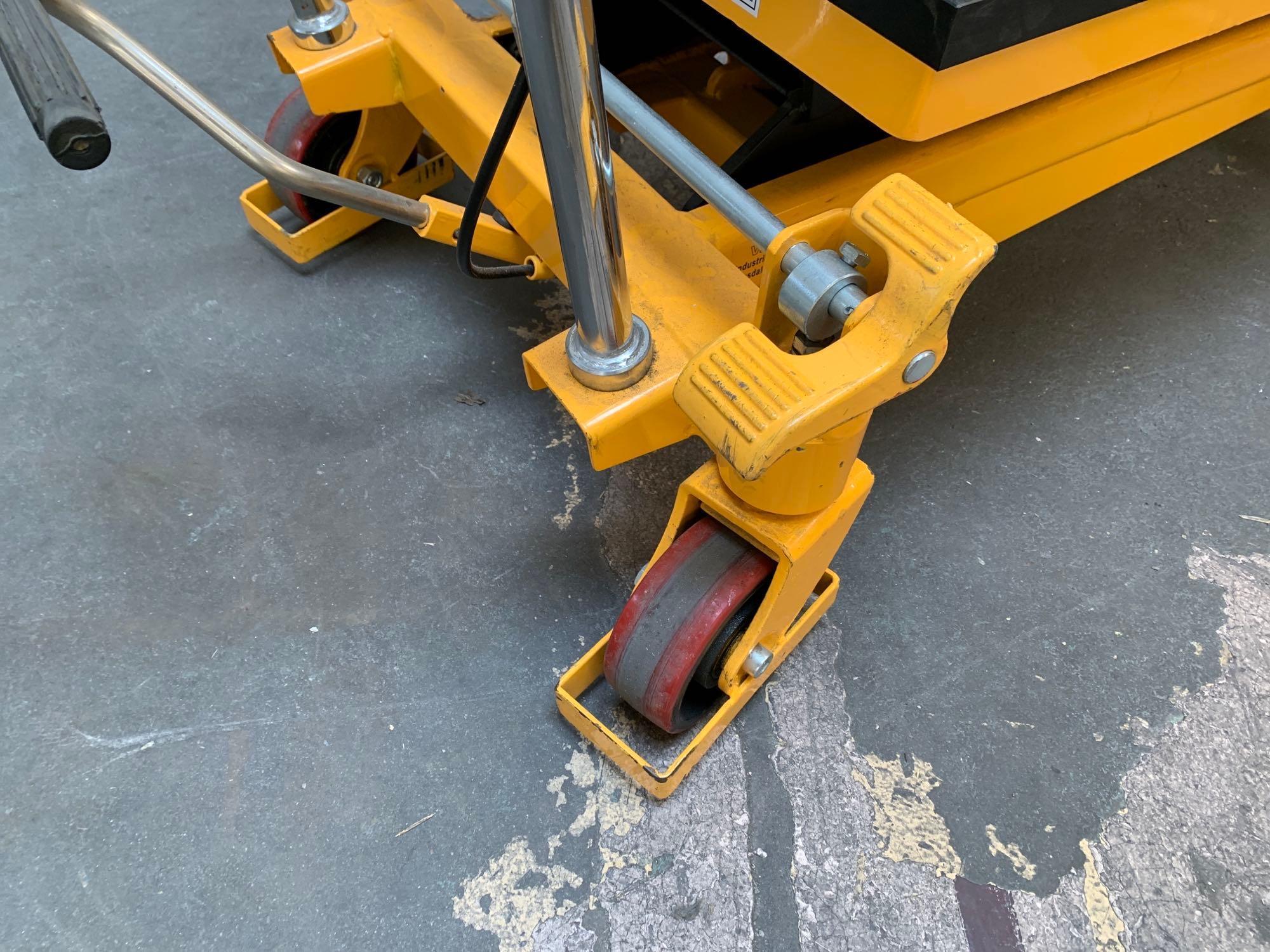 Wesco 272973 2200lbs Capacity Heavy Duty Scissors Lift Table