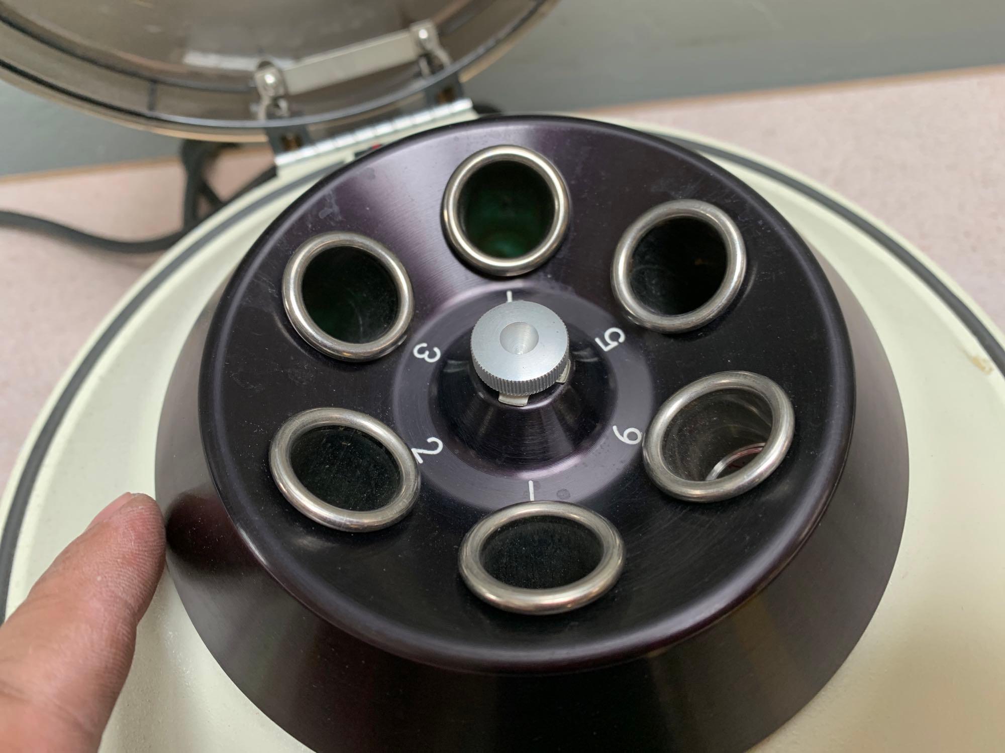 Clay Adams 420225 Compact II Centrifuge