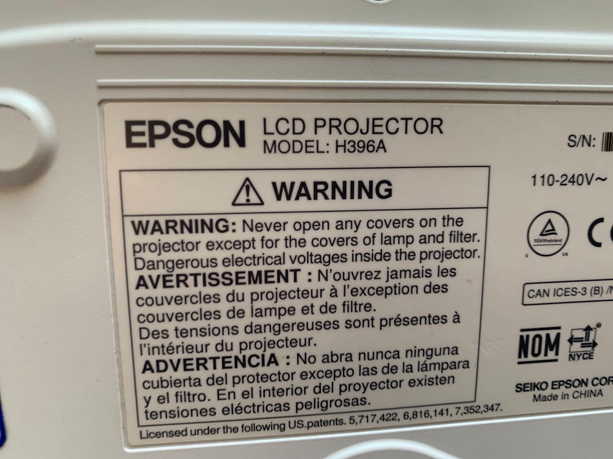 Epson PowerLite D6155W H396A 3500 Lumens LCD Video Projector