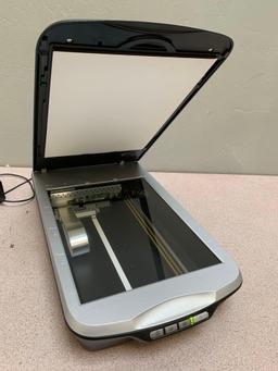 Epson Perfection V500 Photo J251A Flatbed Photo Scanner