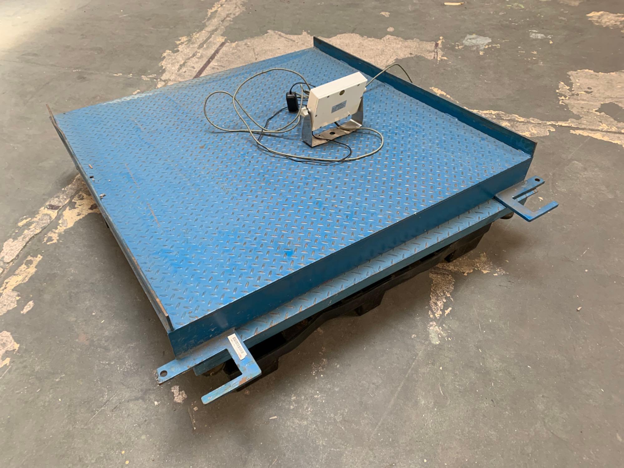 Inscale Industrial 48" x 48" Floor / Warehouse Shipping Scale with Ramp