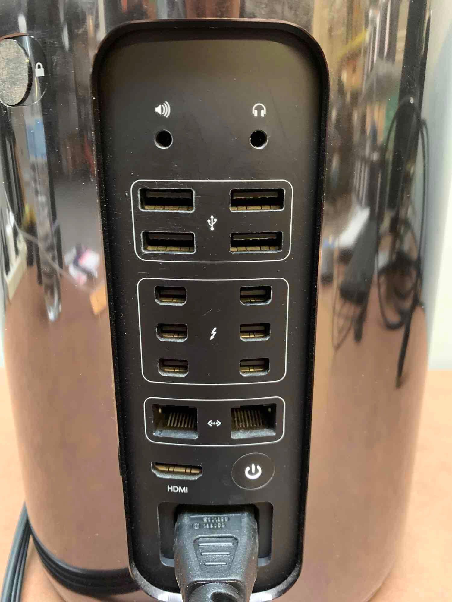 Apple MacPro6,1 Intel Xeon 32GB 1TB NO OS / FIRMWARE LOCK - 2013