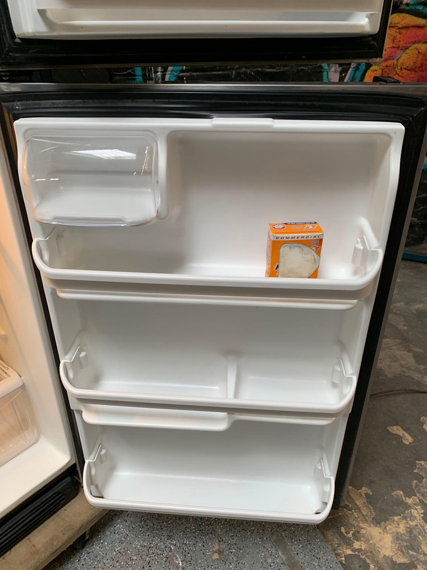 Kenmore 253.6481340E Refrigerator