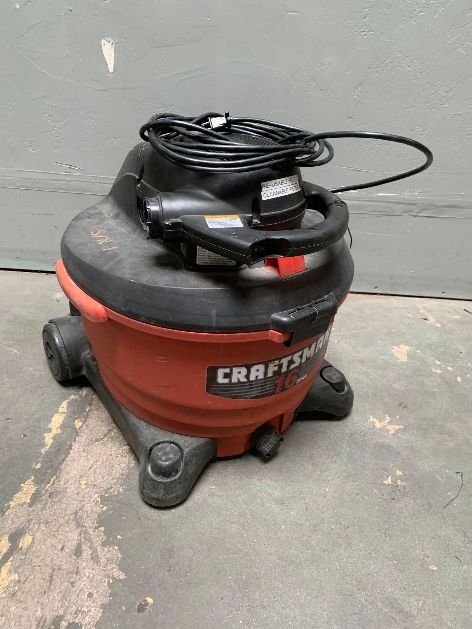 Craftsman Wet / Dry Shop Vacuum 16 Gallons