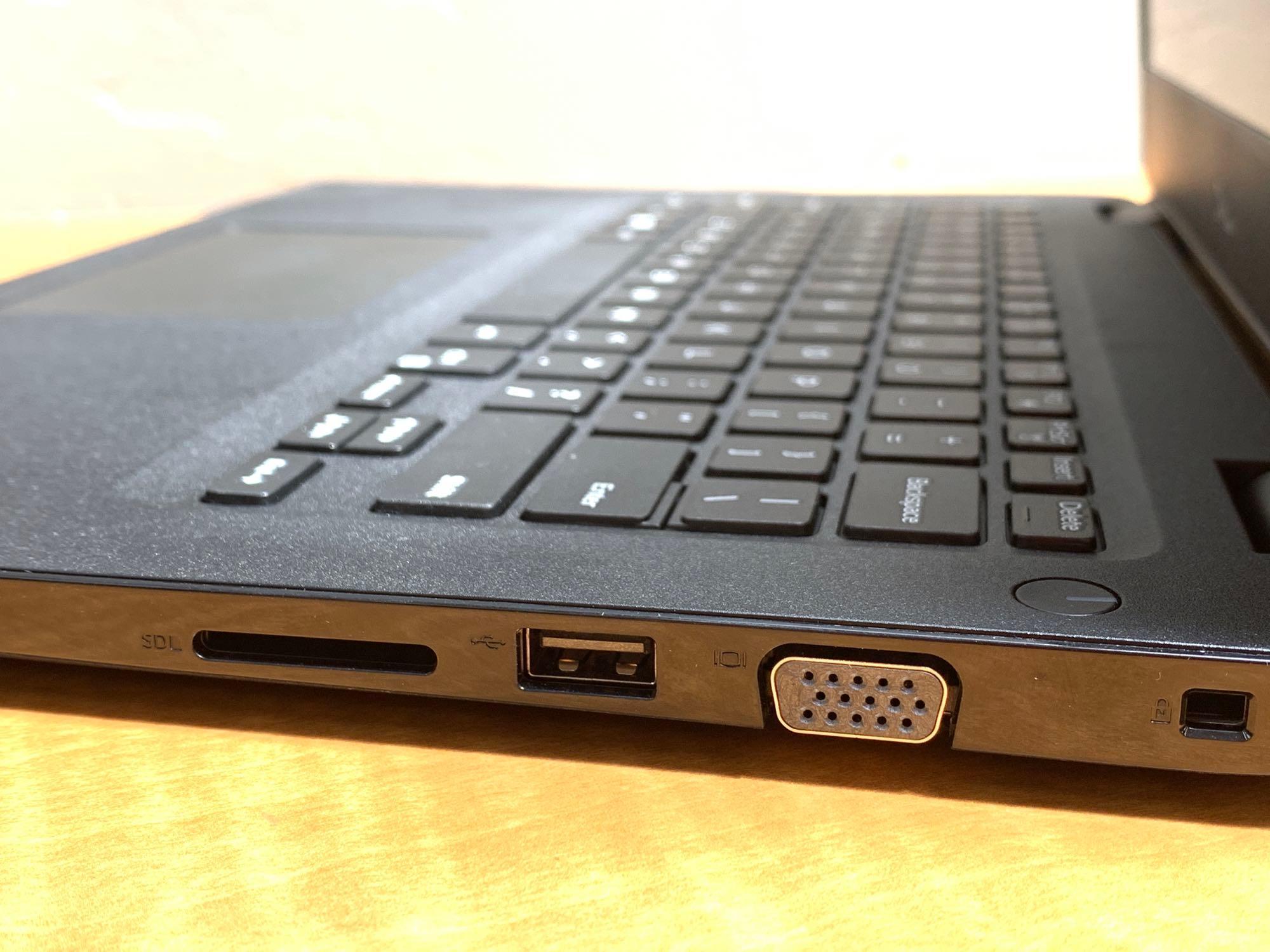 Dell Latitude 3400 Laptop Intel i7-8565 1.8GHz 8GB 256GB SSD Wifi BT NO OS - Freezes