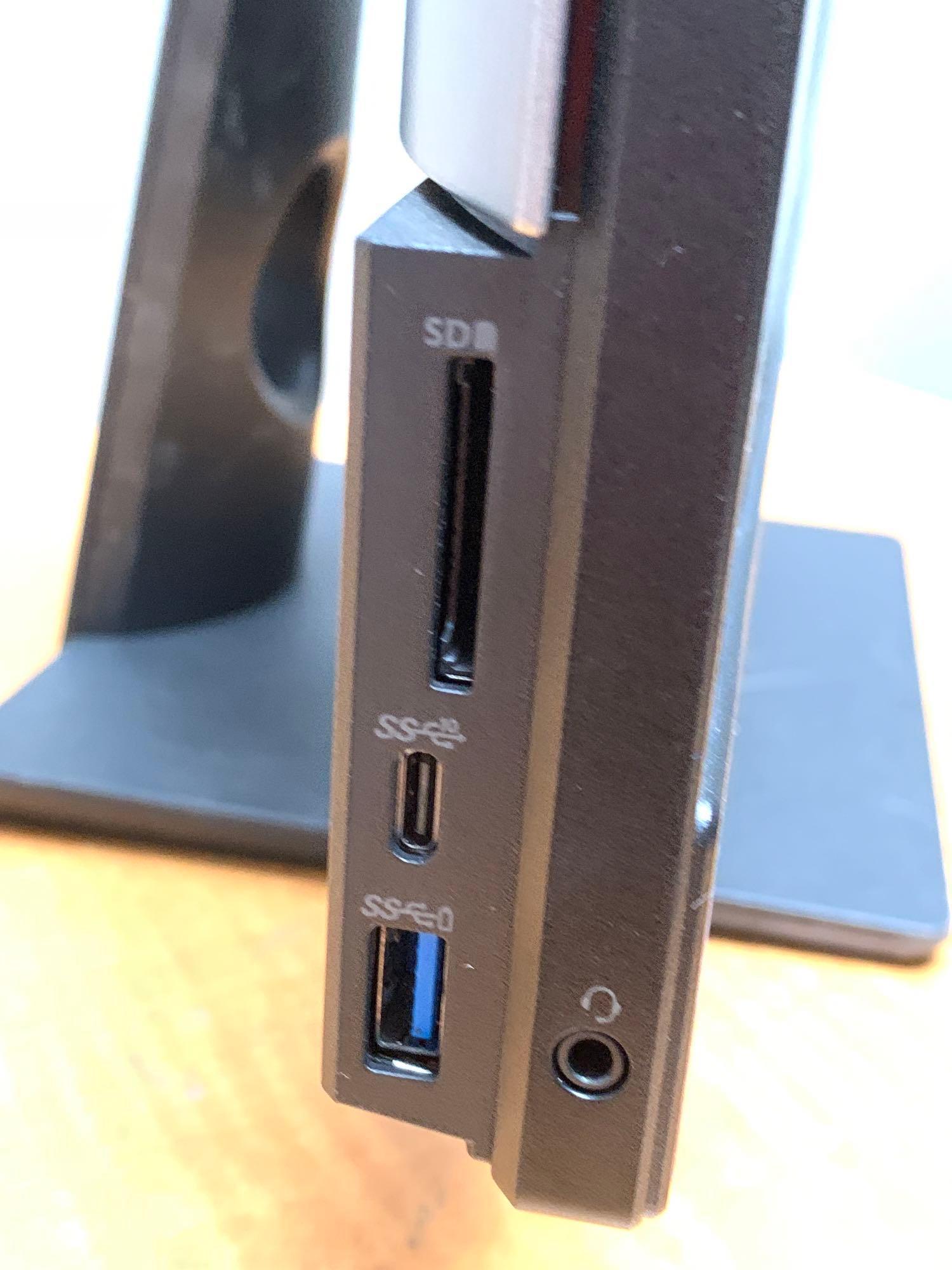 Dell Optiplex 7460 23.8" LCD AIO Intel i7-8700 3.2GHz NO HD / NO RAM - PARTS