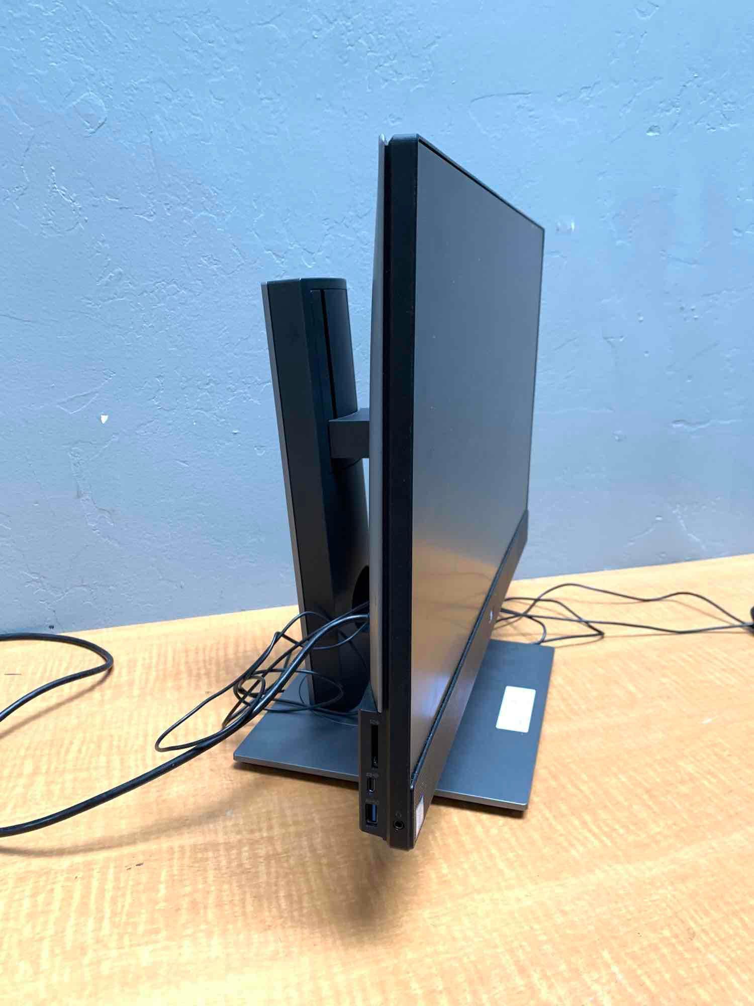 Dell Optiplex 7470 23.8" LCD AIO Intel i7-9700 3.0GHz 8GB DDR4 256GB SSD Wifi Bt HDMI Win 11 Pro