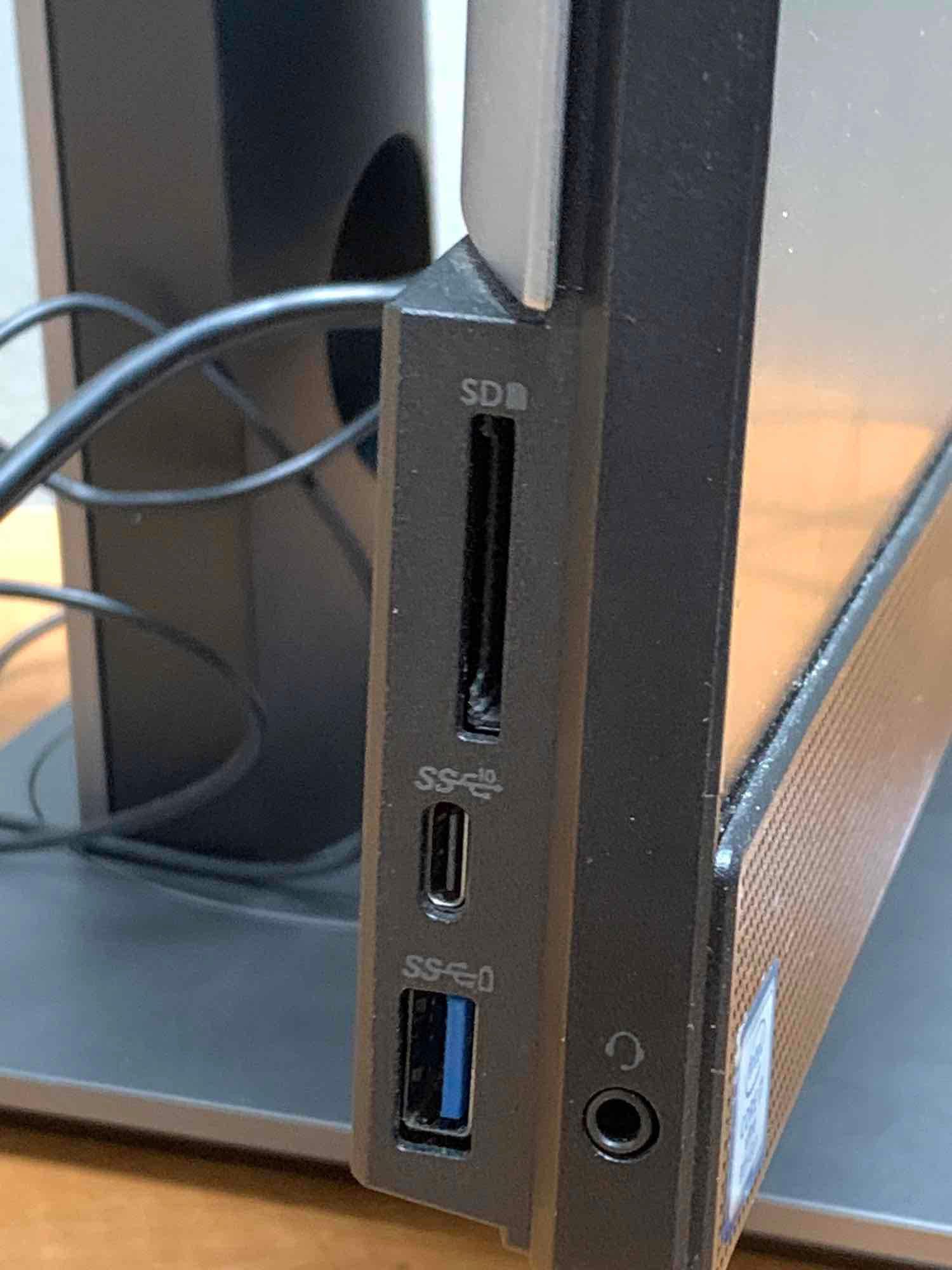 Dell Optiplex 7470 23.8" LCD AIO Intel i7-9700 3.0GHz 8GB DDR4 256GB SSD Wifi Bt HDMI Win 11 Pro