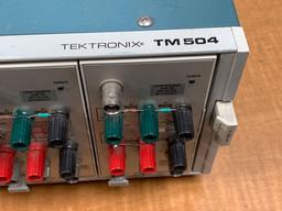 Tektronix TM-504 Chassy with 4 AM-501 Operational Amplifiers