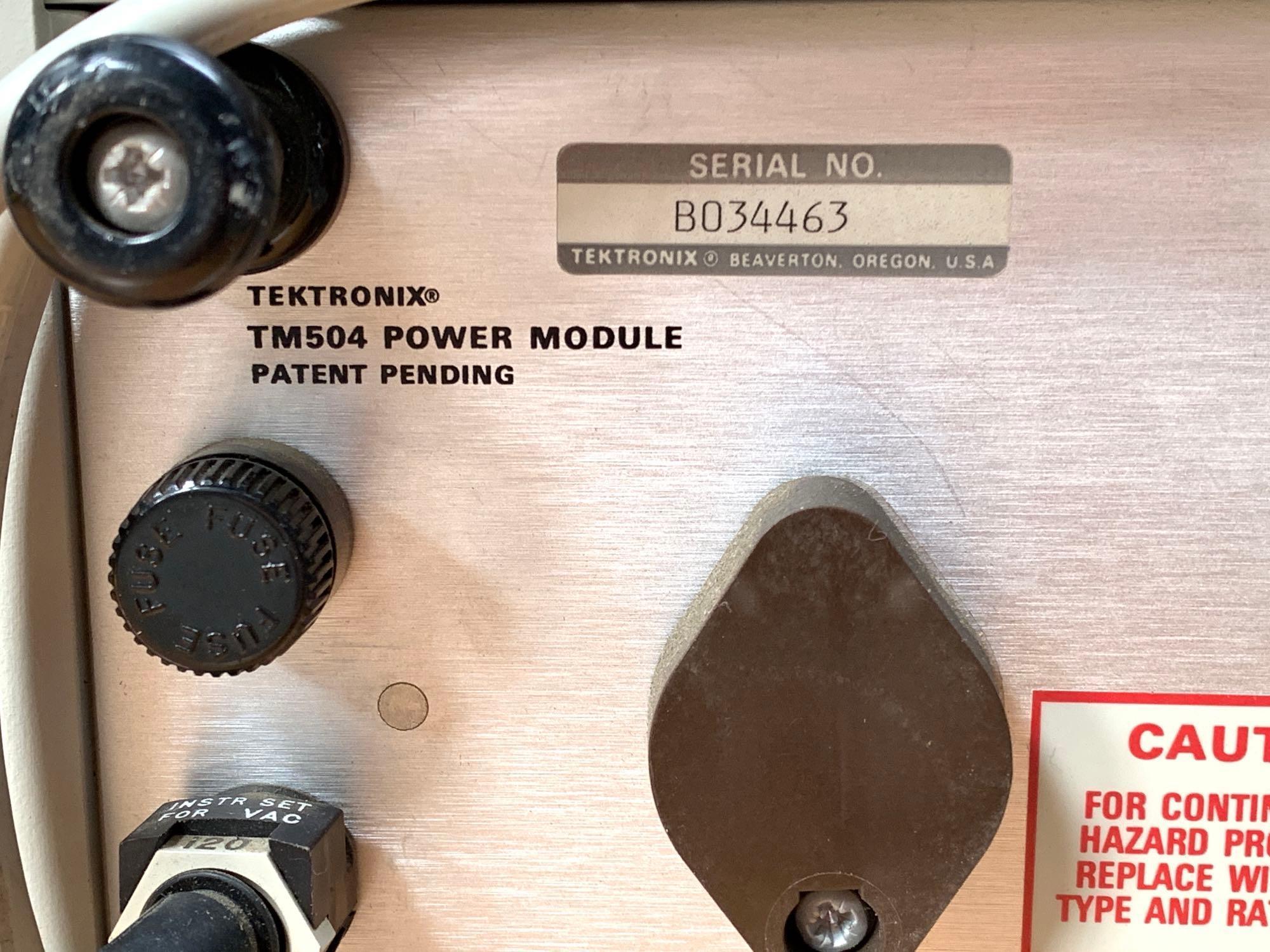 Tektronix TM-504 Chassy with 4 AM-501 Operational Amplifiers