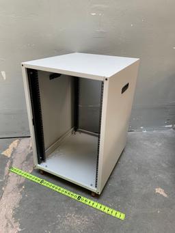 19" Wide Rolling Instrument Mini Rack 28" x 21" x 32.5"