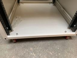 19" Wide Rolling Instrument Mini Rack 28" x 21" x 32.5"